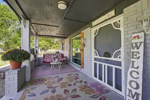 1309 W Madison St, Ennis, TX 75119 - Photo 2