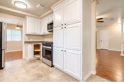 1813 Thomas Place, Arlington, TX 76010 - Photo 14