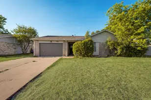 7021 Lincolnshire Ln, North Richland Hills, TX 76182 - Photo 2