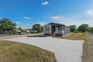 202 N 6th St, Mount Calm, TX 76673 - Photo 20