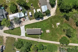 202 N 6th St, Mount Calm, TX 76673 - Photo 24