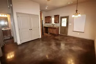 663 W Tarleton St, Stephenville, TX 76401 - Photo 2