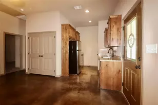 663 W Tarleton St, Stephenville, TX 76401 - Photo 4