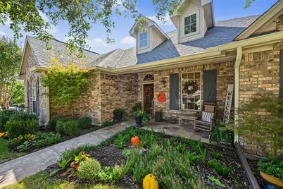 8955 Leslie Court, Benbrook, TX 76126 - Photo 8
