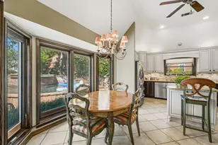 2104 Emerald Lake Dr, Arlington, TX 76013 - Photo 12