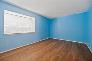 11916 Leisure Dr, Dallas, TX 75243 - Photo 10