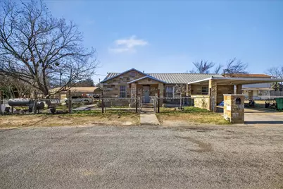 1310 N Estes Street, Stephenville, TX 76401 - Photo 2