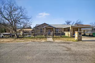 1310 N Estes St, Stephenville, TX 76401 - Photo 2
