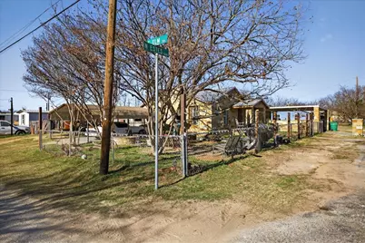 1310 N Estes Street, Stephenville, TX 76401 - Photo 6