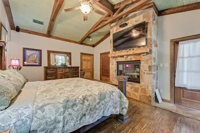 705 N Main Street, Grapevine, TX 76051 - Photo 18