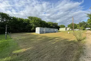 204 W Tarrant St, Cumby, TX 75433 - Photo 18