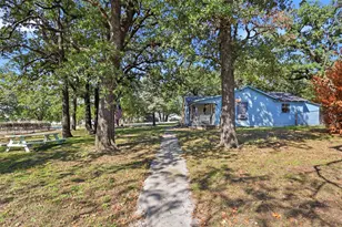 425 Dunaway Ln, Azle, TX 76020 - Photo 28