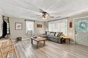 425 Dunaway Ln, Azle, TX 76020 - Photo 8