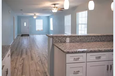 506 W 7th Street, Bonham, TX 75418 - Photo 16