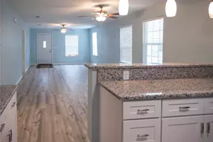506 W 7th St, Bonham, TX 75418 - Photo 16