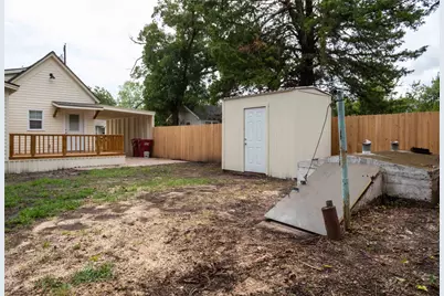 506 W 7th Street, Bonham, TX 75418 - Photo 30