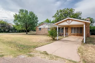 1201 N 10th St, Ballinger, TX 76821 - Photo 2