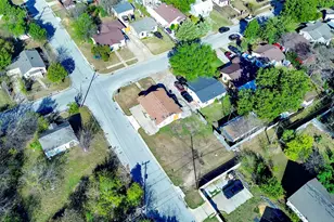 2745 S Jones St, Fort Worth, TX 76104 - Photo 4