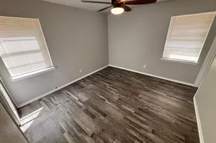 2522 Cunningham St, Irving, TX 75062 - Photo 2