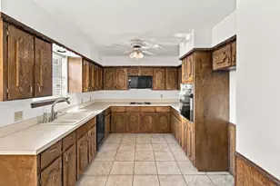 1914 Roosevelt Dr, Pantego, TX 76013 - Photo 24