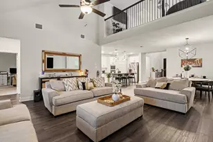 909 Almond Blossom Cir, Crowley, TX 76036 - Photo 6
