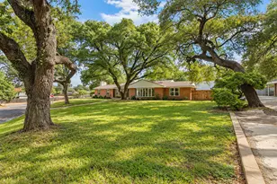 2625 Old Oaks Dr, Waco, TX 76710 - Photo 4