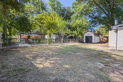 917 Blossom Circle, Garland, TX 75041 - Photo 10