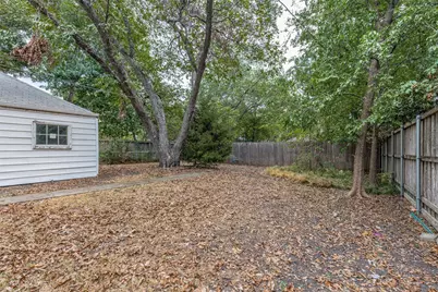8714 Forest Hills Boulevard, Dallas, TX 75218 - Photo 22