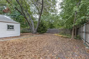 8714 Forest Hills Blvd, Dallas, TX 75218 - Photo 22