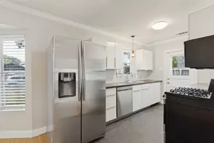8714 Forest Hills Blvd, Dallas, TX 75218 - Photo 6
