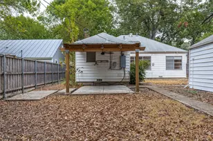 8714 Forest Hills Blvd, Dallas, TX 75218 - Photo 18