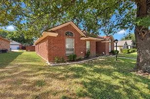 725 Andalusia Trail, DeSoto, TX 75115 - Photo 2