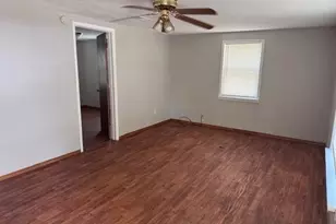 1233 13th St NW, Paris, TX 75460 - Photo 2