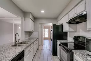 2714 Meadow Bluff Ln, Dallas, TX 75237 - Photo 28