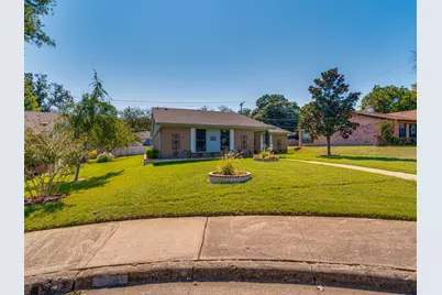 2714 Meadow Bluff Lane, Dallas, TX 75237 - Photo 4