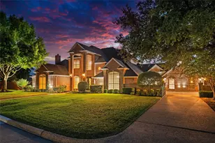 901 Walnut Falls Cir, Mansfield, TX 76063 - Photo 2