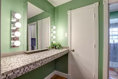 1910 Middle Glen Drive, Carrollton, TX 75007 - Photo 24