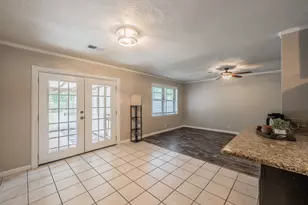 612 Bayless Dr, Euless, TX 76040 - Photo 8