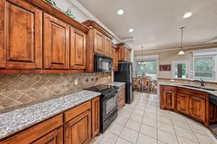 112 Meadow Arbor Dr, Weatherford, TX 76085 - Photo 4