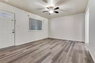 428 N Dallas Ave, Lancaster, TX 75146 - Photo 2