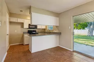 501 NW Renfro St, Burleson, TX 76028 - Photo 12