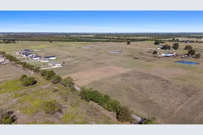 784 County Road 1021, Wolfe City, TX 75496 - Photo 2