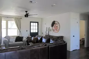 508 S Hovey St, Chico, TX 76431 - Photo 6