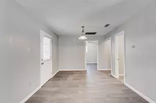 2422 Jewell Dr, Arlington, TX 76016 - Photo 6