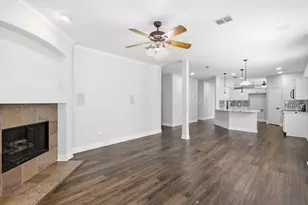 315 Londonderry Ln, Mansfield, TX 76063 - Photo 4