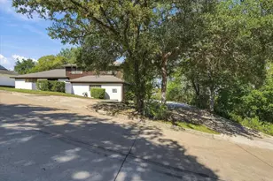 1140 Sierra Dr, Woodway, TX 76712 - Photo 2