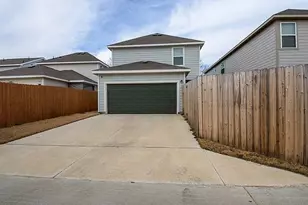 5632 Shore Point Trl, Fort Worth, TX 76119 - Photo 2