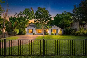 4601 Meadowbrook Dr, Fort Worth, TX 76103 - Photo 2