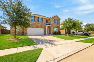 420 Gypsum Ln, Glenn Heights, TX 75154 - Photo 2
