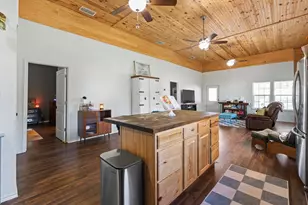 209 E Allen Ave, Godley, TX 76044 - Photo 16